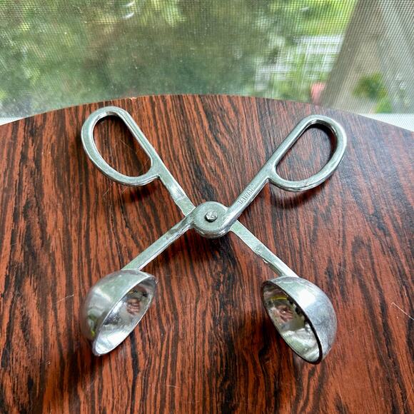 Vintage Metal Meatball Tongs – Mid Century Food Scoop Tool Taiwan Kitchen Gadget - Picture 5 of 9